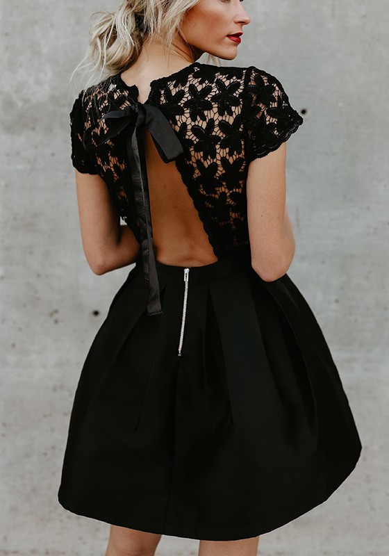 Robe dentelle noir dos nu