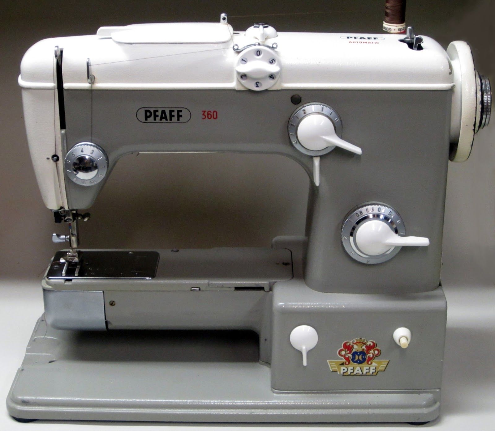 Machine a coudre pfaff 360