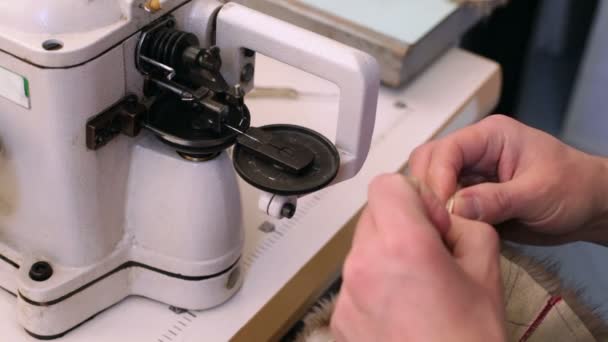 Coudre de la fourrure à la machine