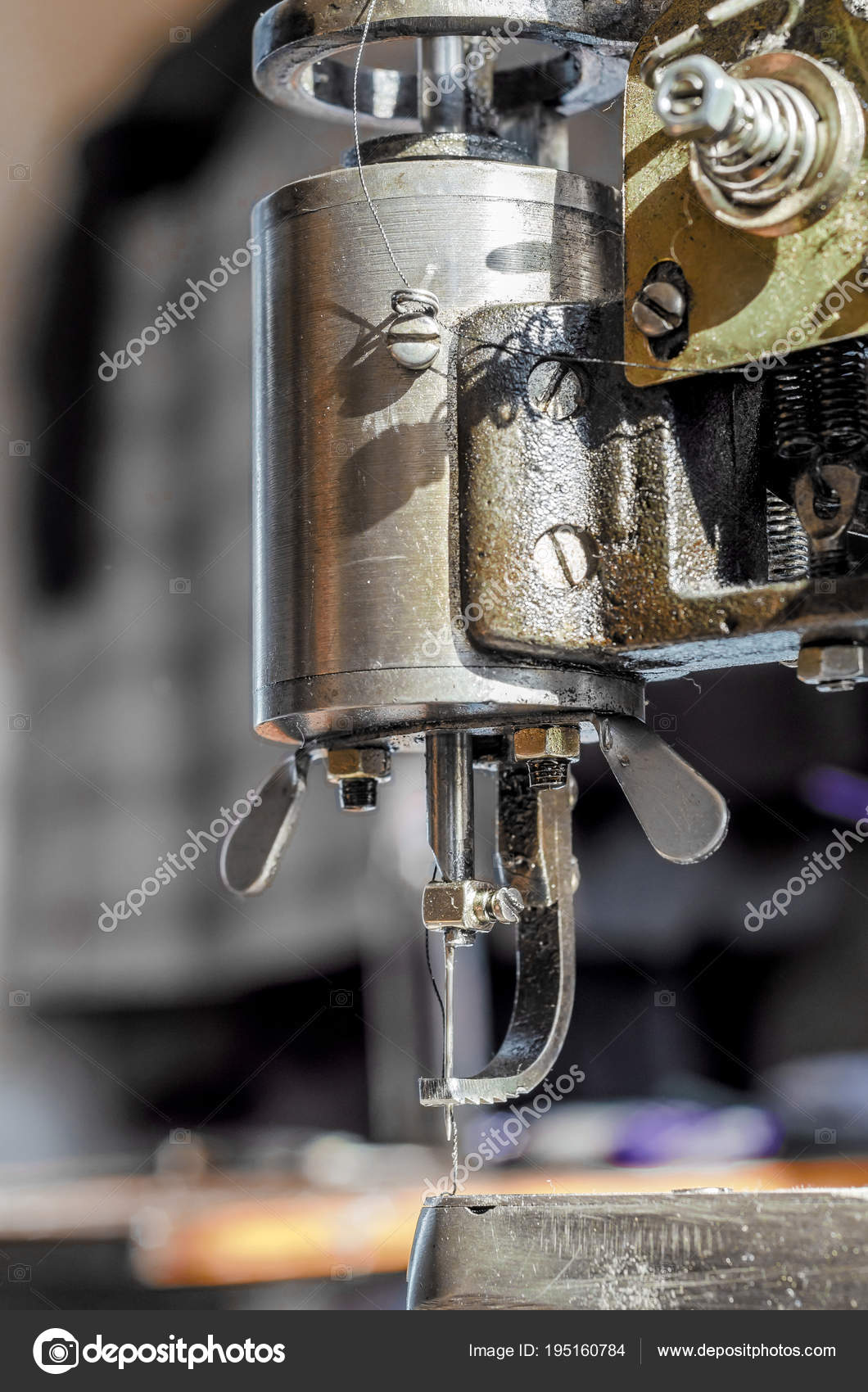 Aiguille machine à coudre cordonnier