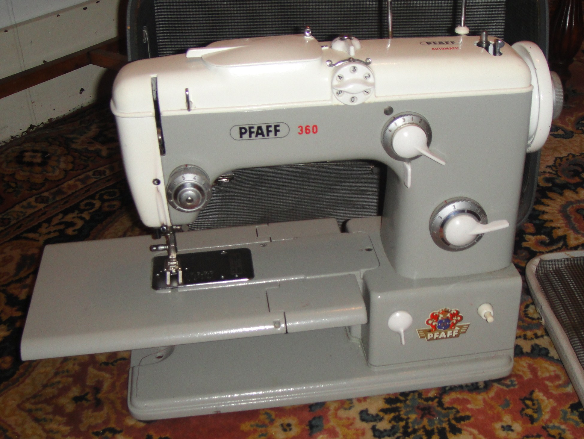 Machine a coudre pfaff 360
