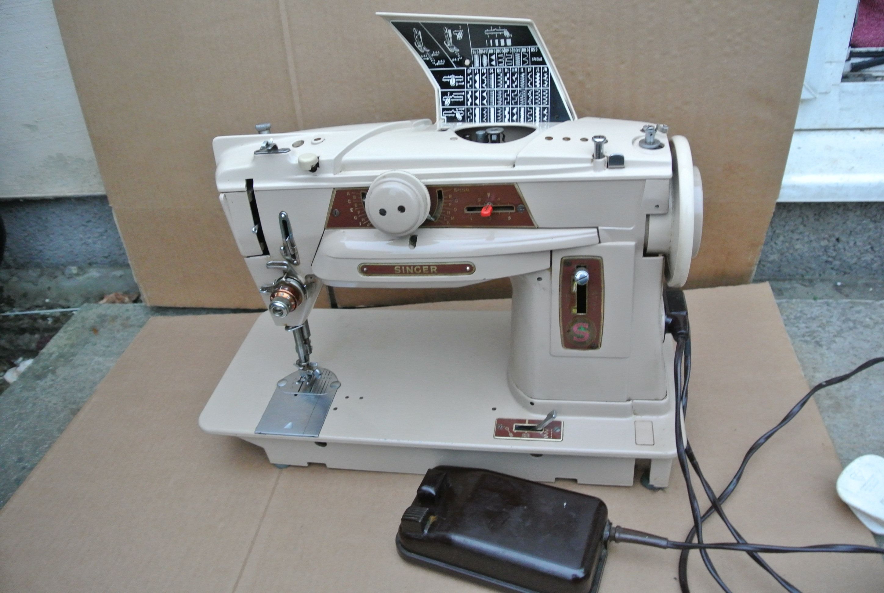 Machine a coudre singer 401g