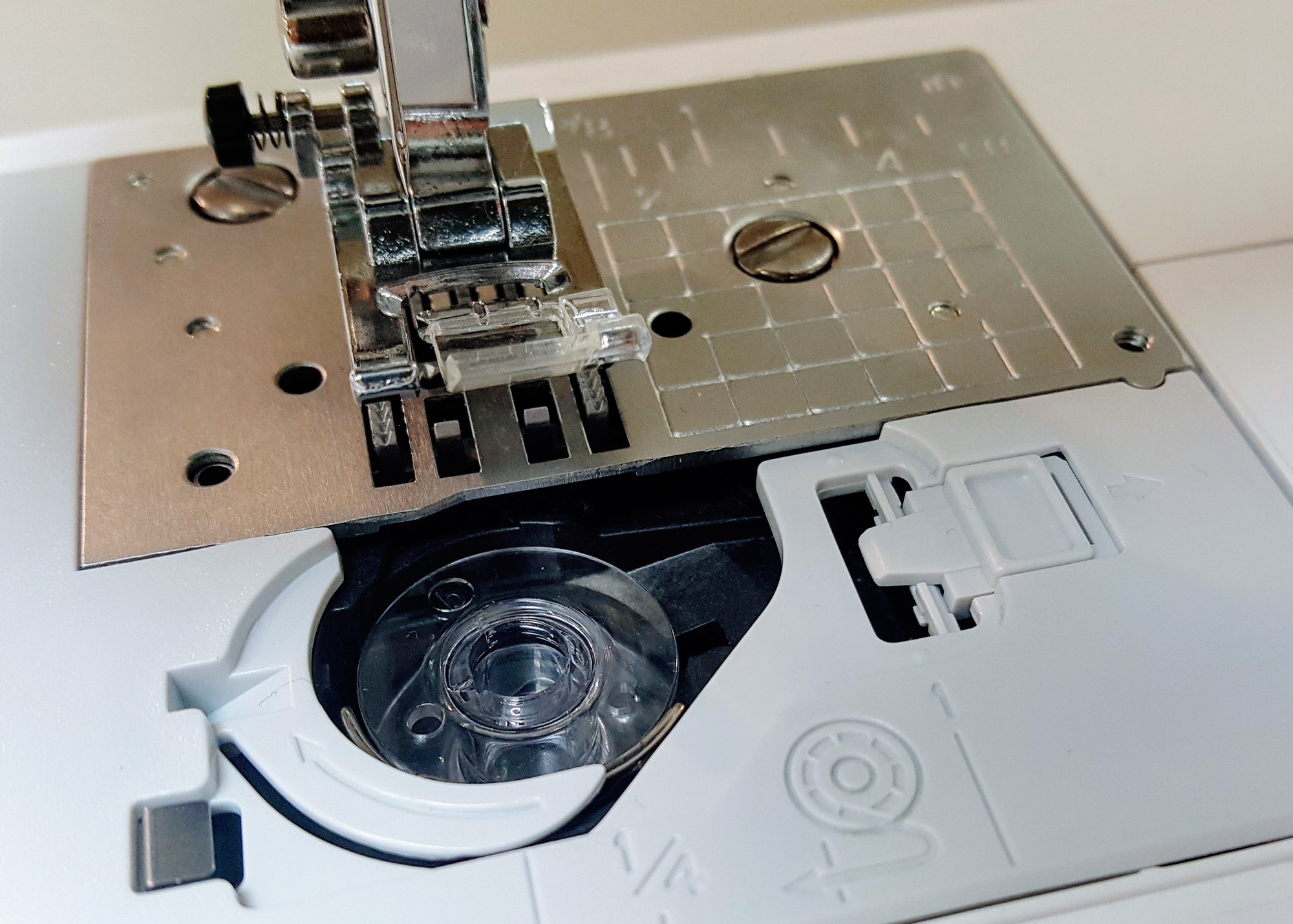 Installer une machine à coudre