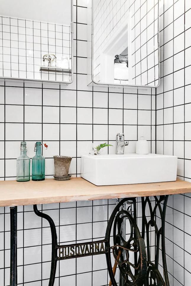 Ancienne machine a coudre lavabo