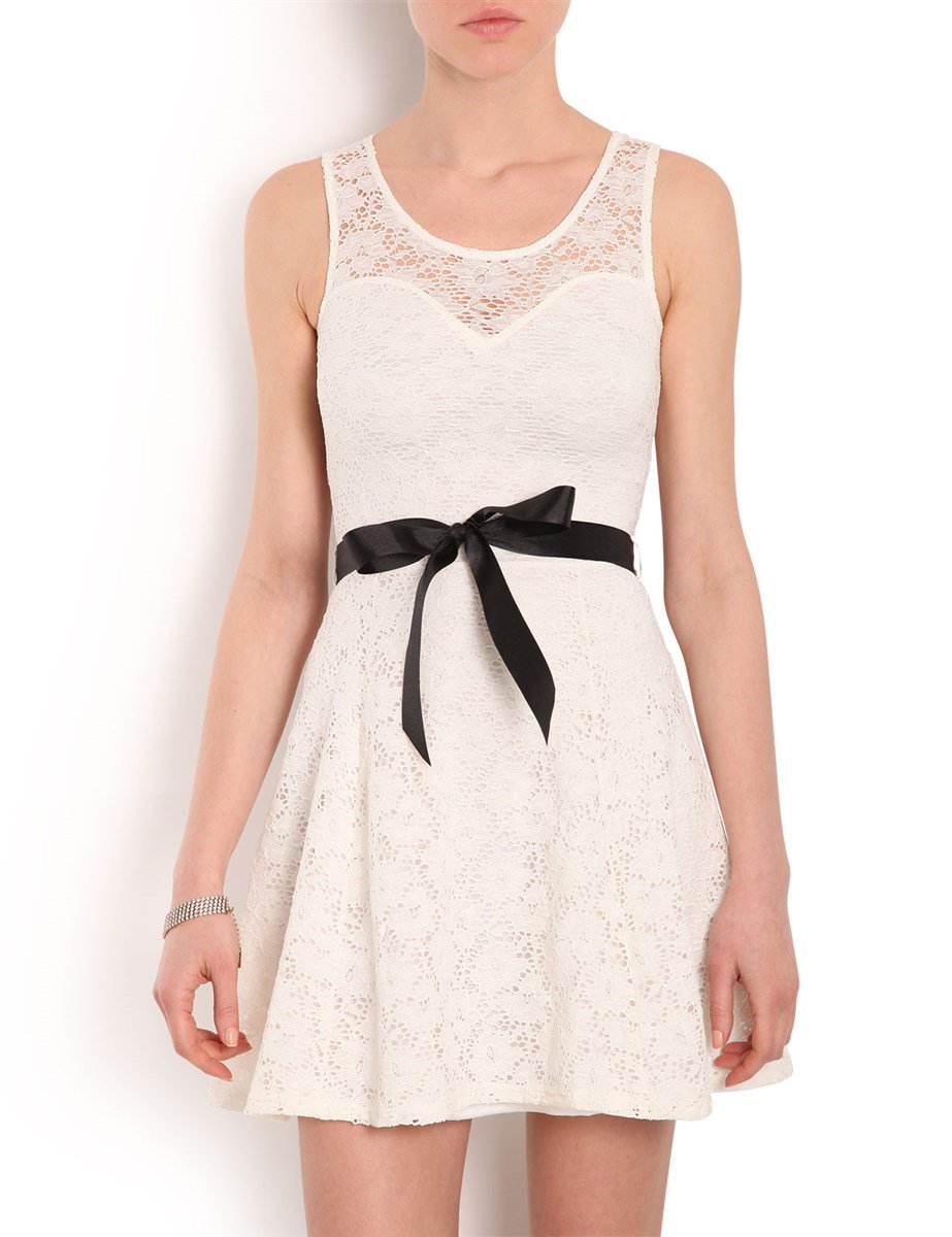Robe dentelle morgan