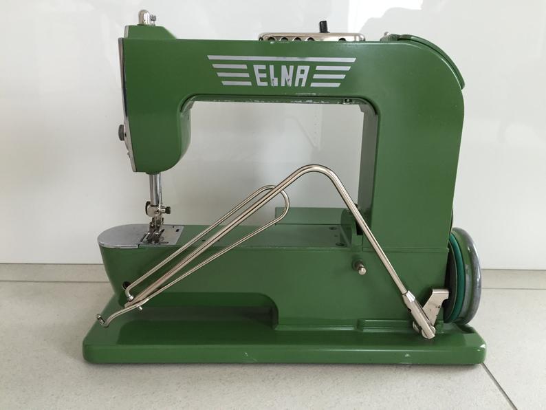 Machine à coudre elna sauterelle