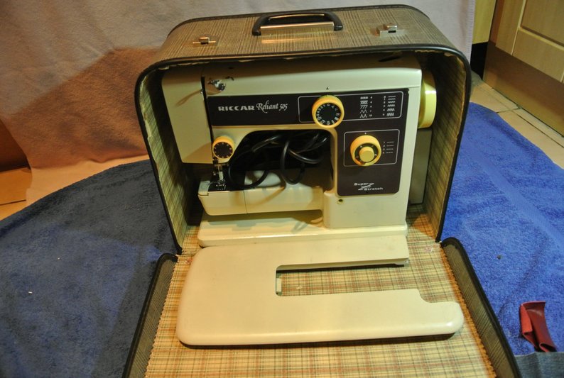 Machine a coudre multipoint