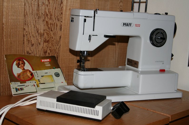 Machine a coudre pfaff 1222
