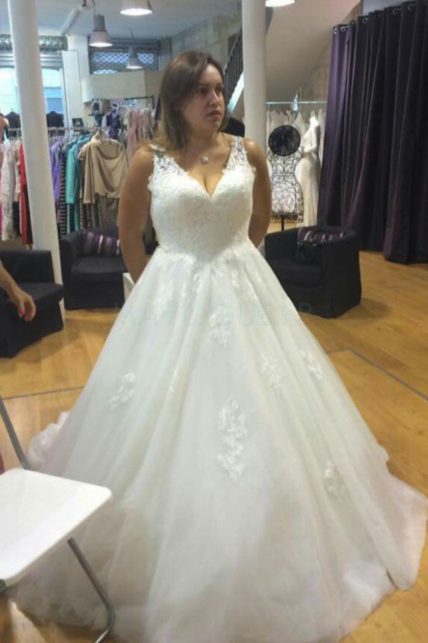 Robe de mariée a bretelle