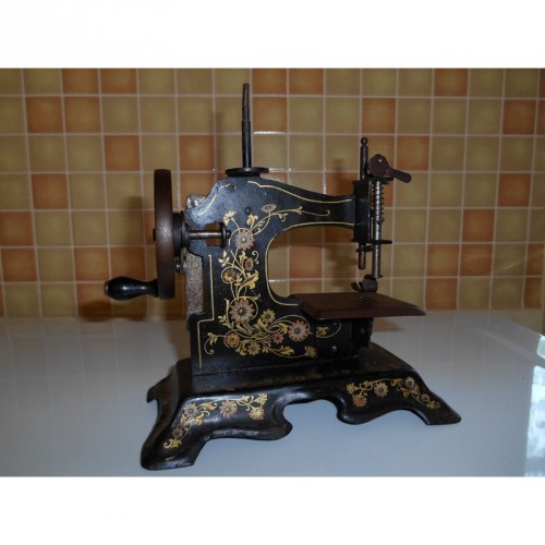 Machine à coudre jouet ancien