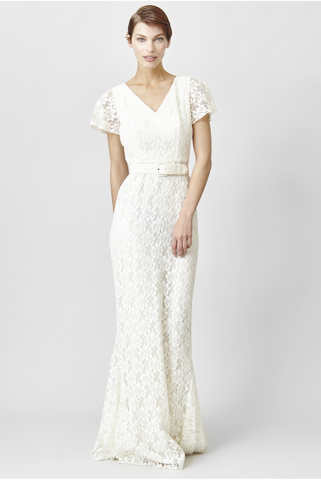 Robe longue blanche en dentelle