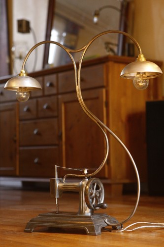 Lampe pour machine à coudre singer