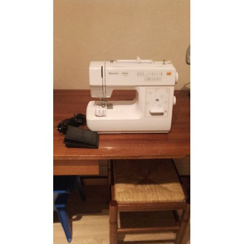 Machine a coudre husqvarna a vendre