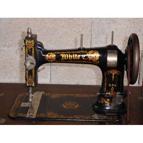 Marque machine a coudre ancienne