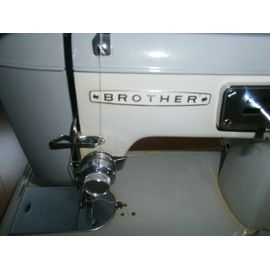 Machine à coudre brother 611