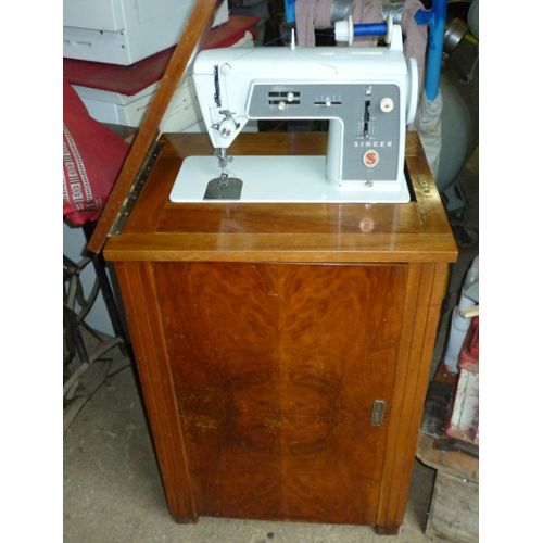 Machine a coudre singer des annees 1960