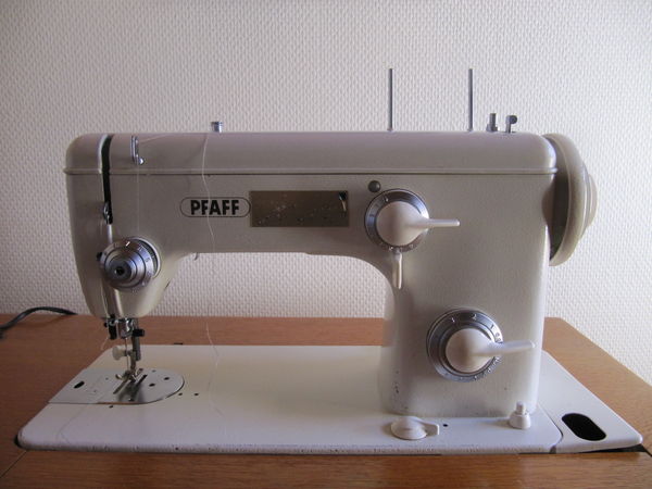 Machine a coudre singer semi professionnelle