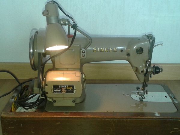 Ancienne machine à coudre singer 191b