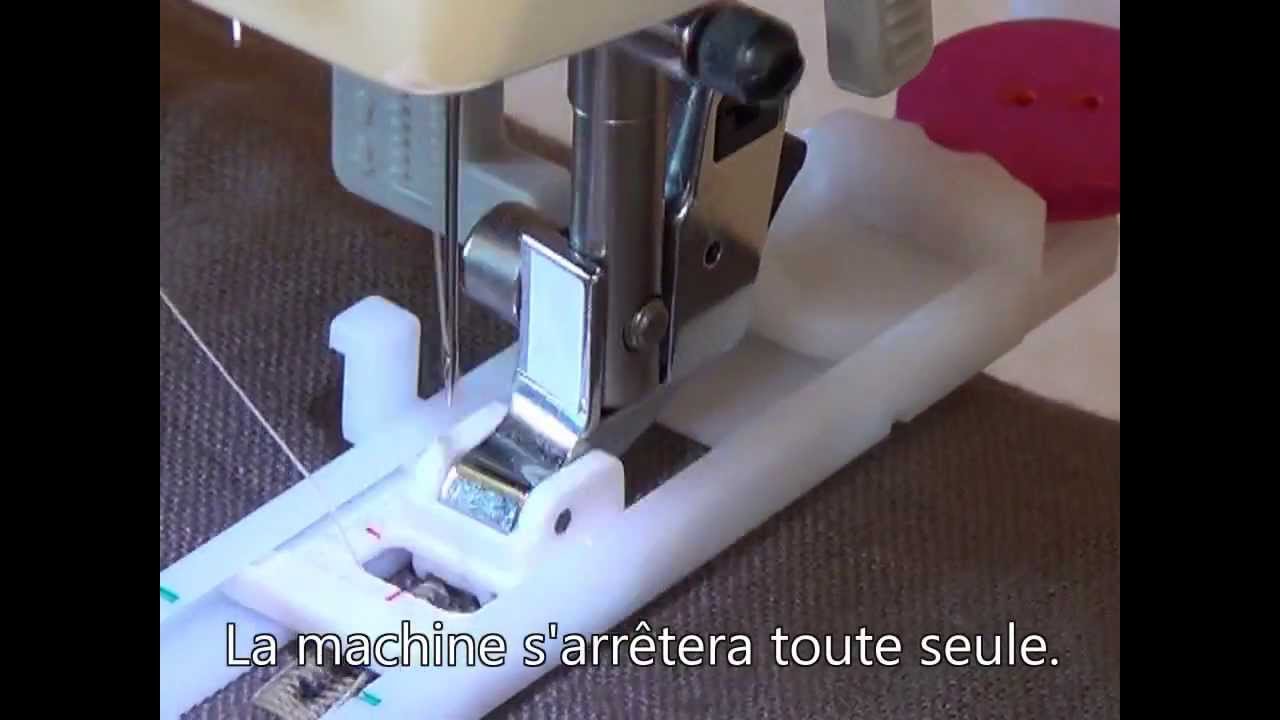 Machine à coudre avec boutonnière automatique
