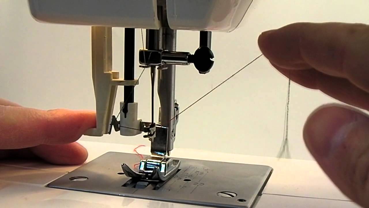 Enfilage fil machine a coudre pfaff