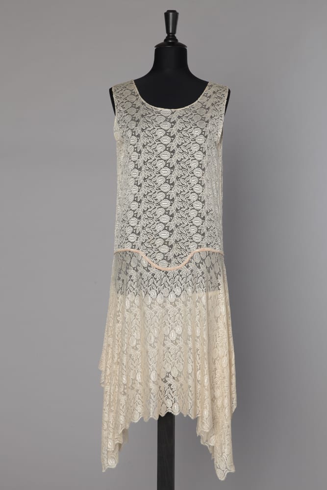 Robe dentelle 1920
