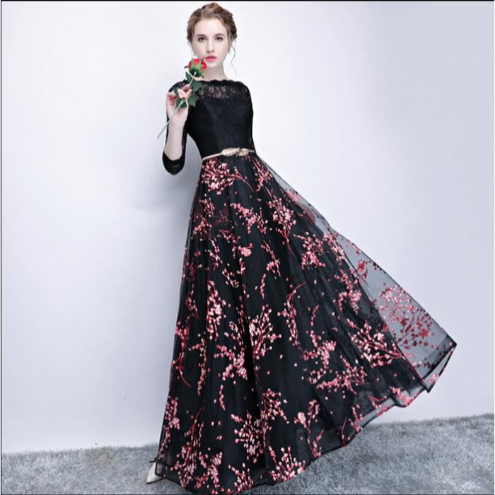 Robe de soirée noire avec dentelle