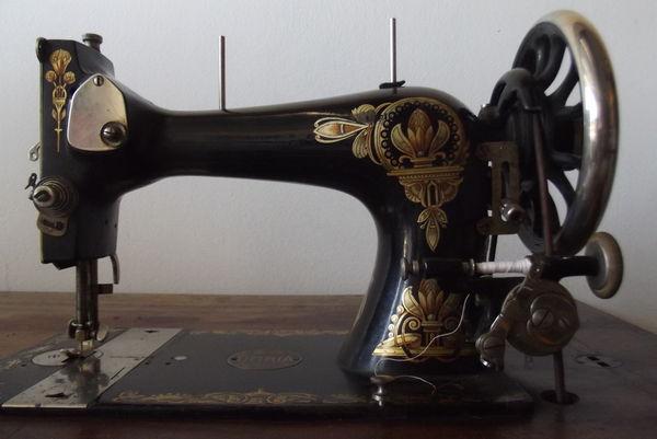 Machine à coudre stoewer