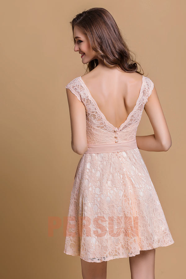 Robe rose dentelle