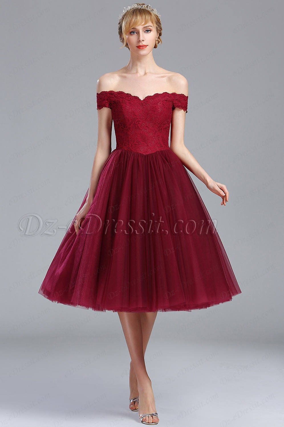 Robe bordeau dentelle