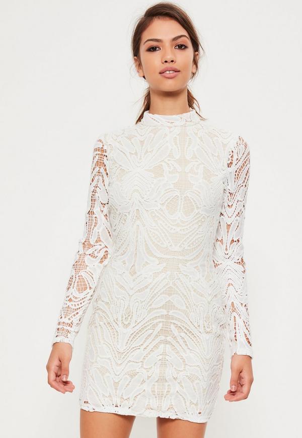 Robe blanche dentelle manche longue