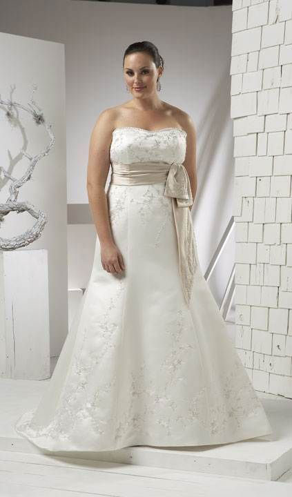 Quelle robe de mariée pour forte poitrine