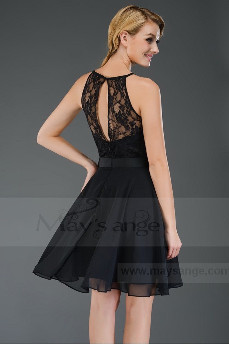 Robe noire dos dentelle