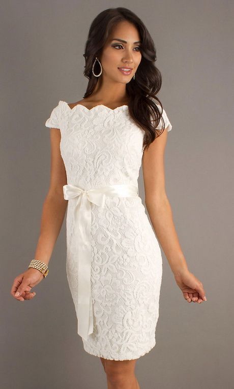 Robe soirée dentelle courte
