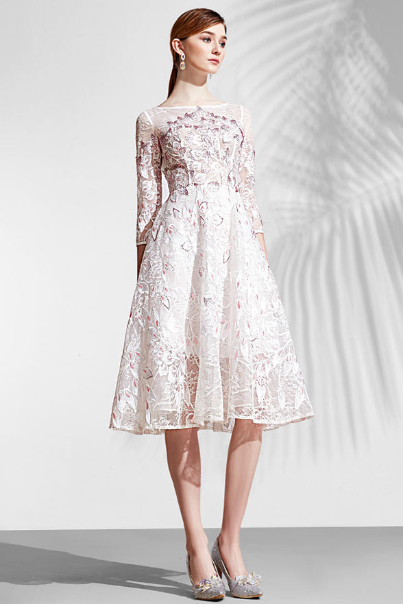 Robe noire plage
