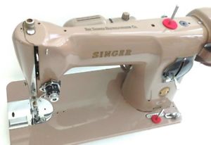 Machine à coudre semi professionnelle singer