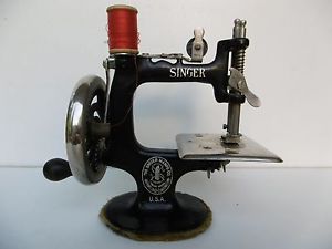 Jouet machine a coudre enfant