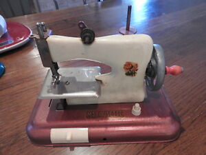 Jouet machine à coudre ma cousette