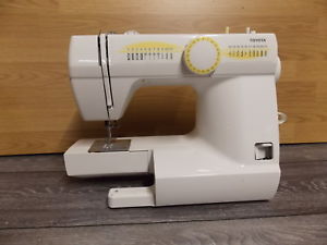 Machine à coudre toyota rs2000 prix