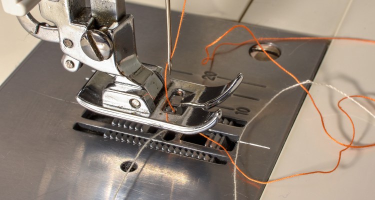 Machine a coudre materiel