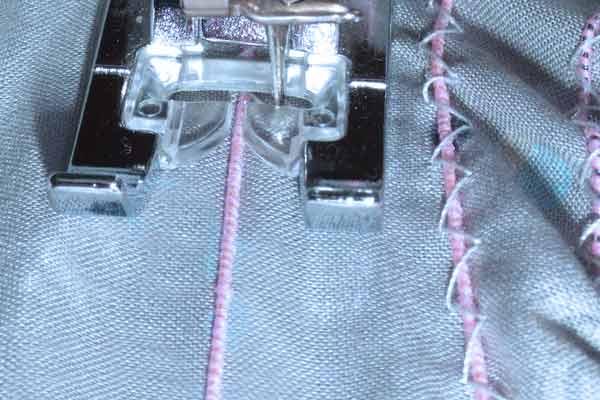 Comment coudre un élastique à la machine