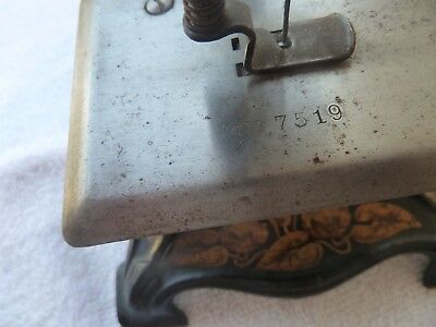 Objet ancien machine a coudre