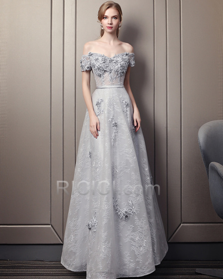 Robe grise dentelle