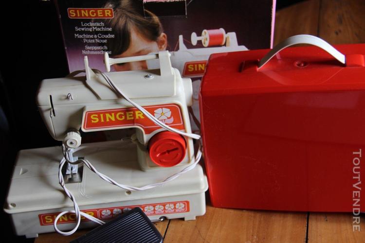 Mini machine à coudre - Singer - modèl 67B - Vintage - Label Emmaüs
